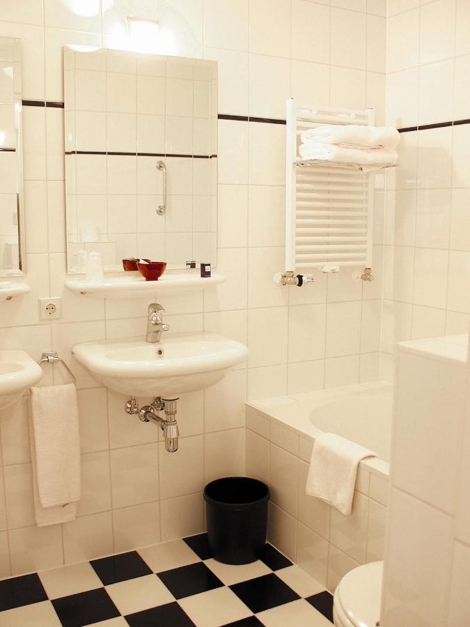Hotel Boer Goossens Den Dungen Bagian luar foto