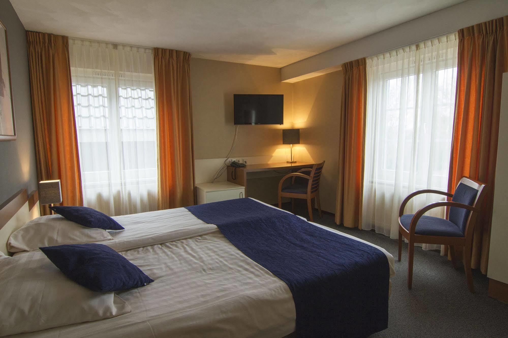 Hotel Boer Goossens Den Dungen Bagian luar foto